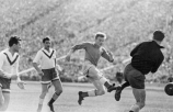 Лев Бурчалкин забивает киевскому «Динамо» в 1962-м