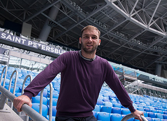Видео дня: Бранислав Иванович провел экскурсию по стадиону «Санкт-Петербург» для телеканала Russia Today