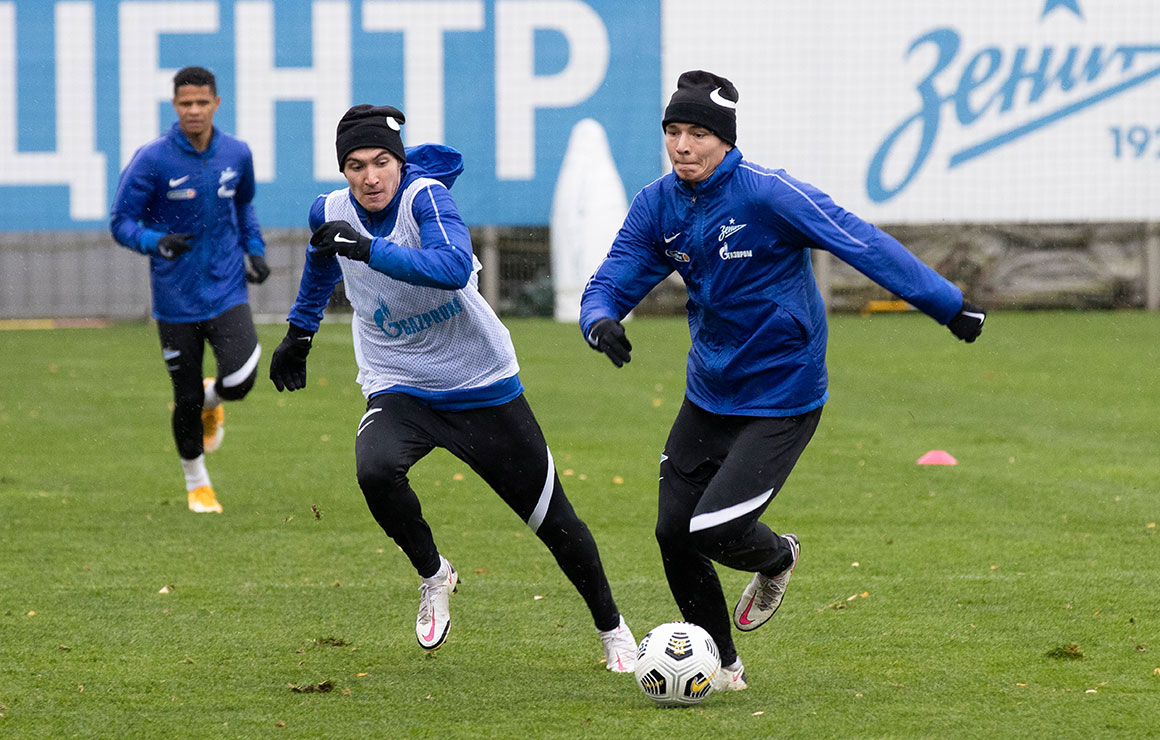 Тренировка «Зенита» перед матчем с «Рубином»: фоторепортаж из «Газпром» — тренировочного центра