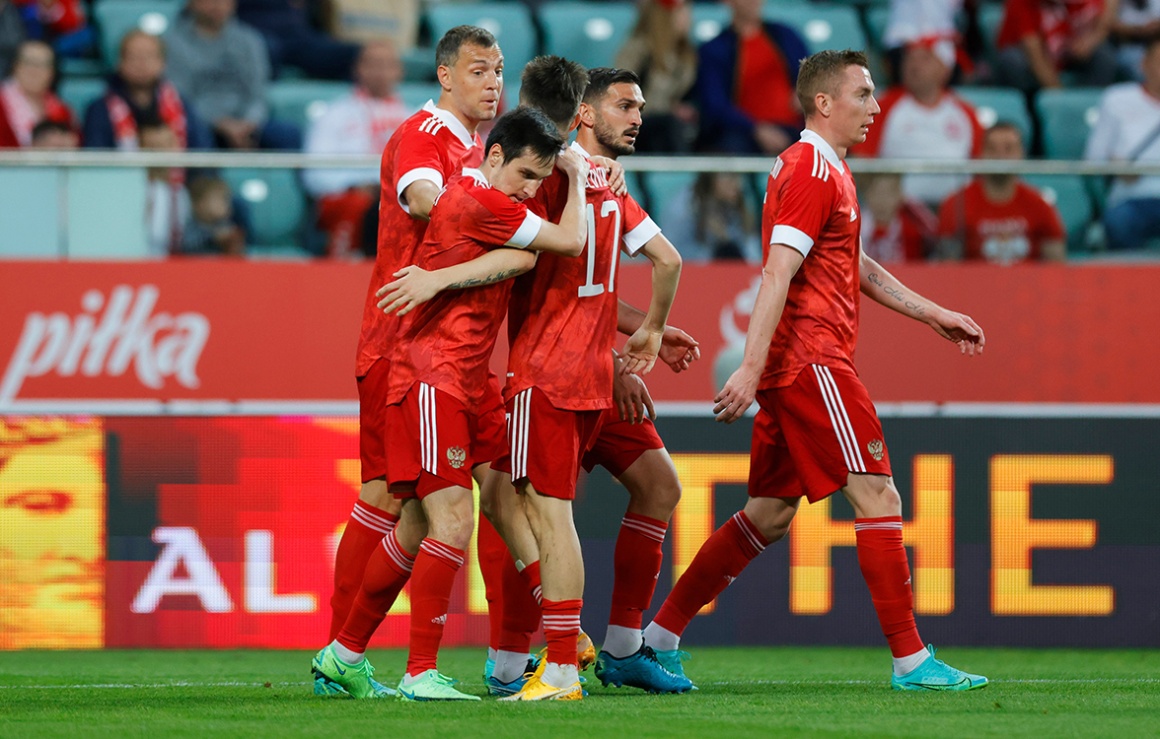 Польша — Россия: четверо зенитовцев вышли в старте, Караваев забил гол