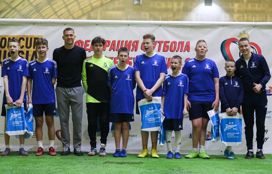 Михаил Кержаков поздравил участников «Кубка над Невой»