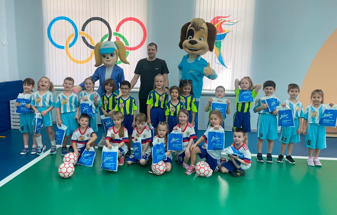 «Зенит» и Барбоскины приняли участие в проекте «Футбол в школе»