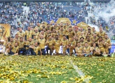 Звезды футбольной столицы: «Зенит» получил кубок и золотые медали чемпионов страны