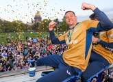 Звезды футбольной столицы: «Зенит» провел масштабный чемпионский парад в Петербурге