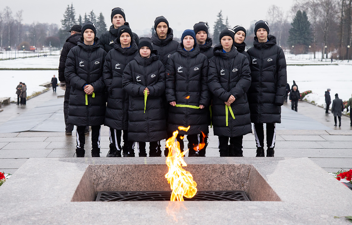 Воспитанники «Газпром»-Академии почтили память жертв блокады Ленинграда