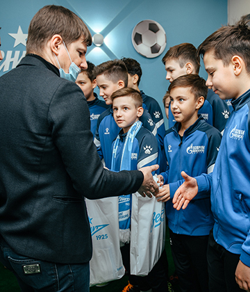 «Зенит» и «Газпром трансгаз Сургут» открыли детский фан-клуб сине-бело-голубых в Сургуте