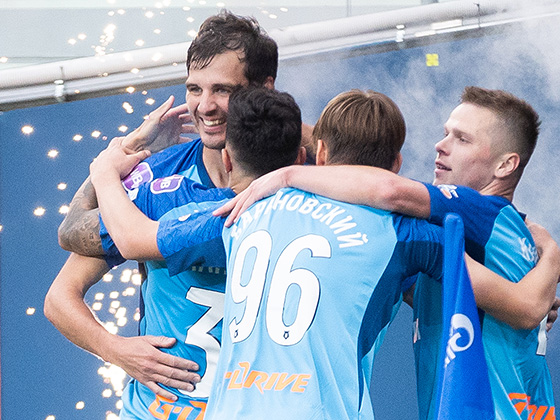 «Зенит» — «Факел»: петербуржцы одержали победу в заключительном матче сезона