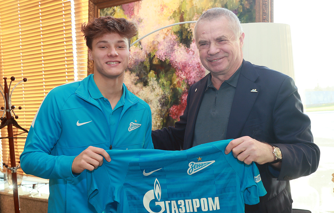 Дмитрий Васильев подписал долгосрочный контракт с «Зенитом»