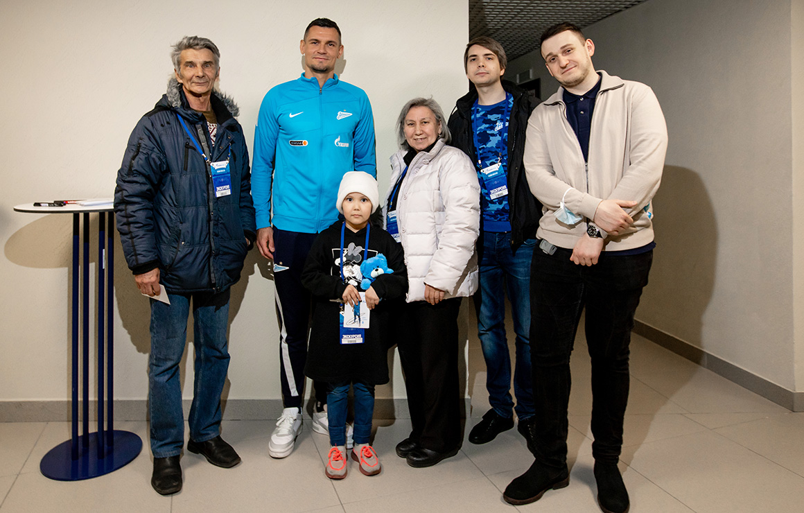 Победители «Зенит-Спортпрогноза» увидели матч против «Урала» и встретились с Деяном Ловреном