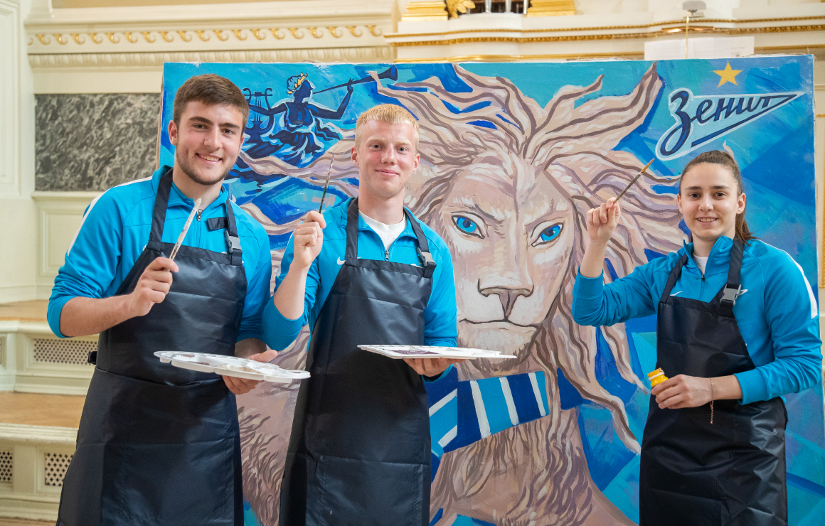 Игроки «Зенита» написали картину на сцене Государственной Капеллы Санкт-Петербурга 