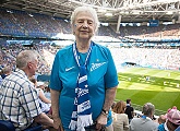 «Клуб добрых дел»: болельщица «Зенита» отметила 91-й день рождения на стадионе «Санкт-Петербург»