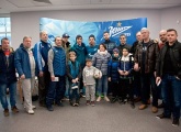 Жирков и Юсупов провели автограф-сессию для победителей конкурса «Зенит-Спортпрогноз»