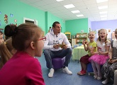 «Здравствуйте, Антон Константинович!»: Заболотный поработал воспитателем в детском саду