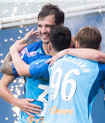«Зенит» — «Факел»: петербуржцы одержали победу в заключительном матче сезона
